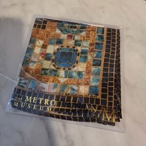 NIB Metropolitan Museum Of Art Tiffany Swan Mosaic Neckerchief